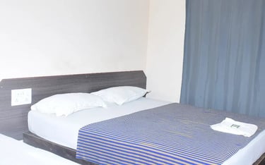 AC Room in Thirukadaiyur Hotel Near Abirami Temple