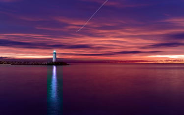 Le phare de Villeneuve-Loubet au crépuscule