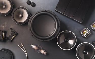 głośniki wzmacniacz samochodowy