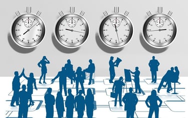 Grafik von Menschen und Uhren – Symbol für achtsames Zeitmanagement im Business-Alltag