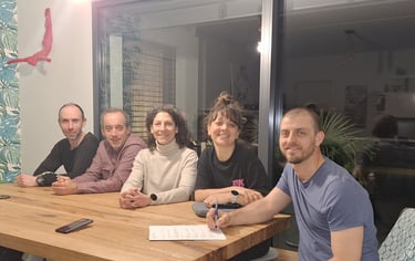 Les membres du comité du club de triathlon Tri3F