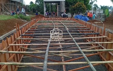 proses pembuatan kolam renang struktur beton oleh dayanapool.