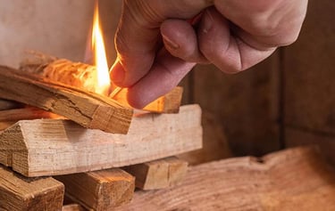 L’allumage inversé des poêles et inserts à bois : Une méthode écologique et efficace