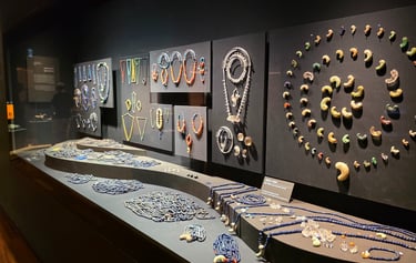 Saroguk adornments
