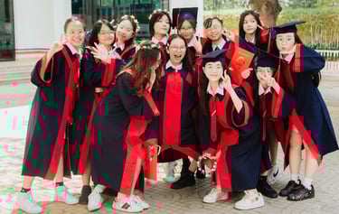 Những tư thế chụp ảnh nhóm tốt nghiệp hài hước và vui nhộn