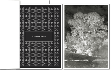 künstlerische Design-Trauerkarte mit Baum am See