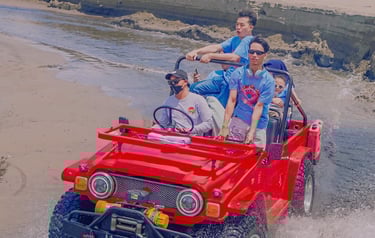 Jeep Parangtritis adventure menyusuri gumuk pasir dengan panorama laut selatan