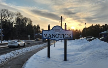 Manotick Sign