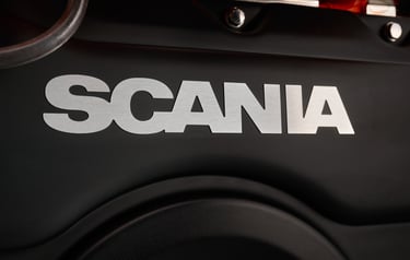 Dettaglio di un motore marino Scania