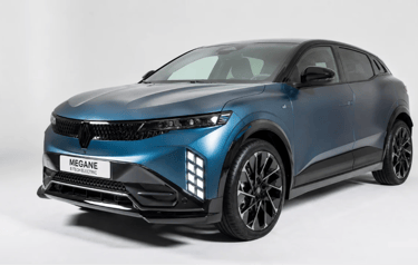 Novo Renault Megane E-Tech 2026 com visual renovado em foto oficial de estúdio