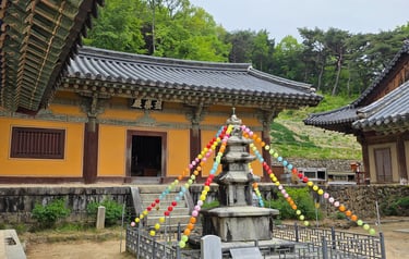 Geungnakjeon Hall at Bongjeongsa