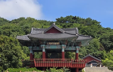 Entrance to Seokguram Grotto areas
