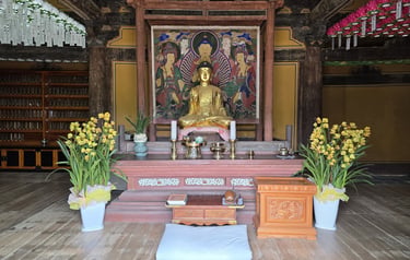 Inner view of Geungnakjeon Hall