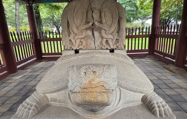 Pedestal and capstone
