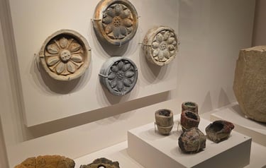 Roof end types and pottery items
