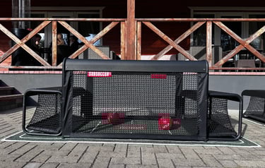 Sėdimas stalo futbolas dviems žaidėjams vienu metu