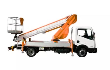 Camion con cesta elevadora