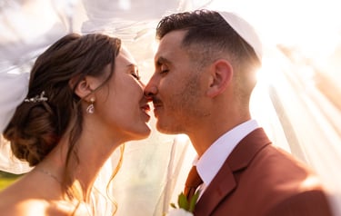 mariés sous un voile