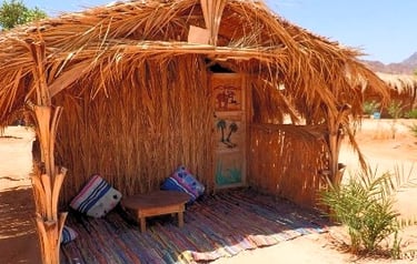 חושה מסורתית מבמבוק ב-Bedouin Star, במרחק צעדים ספורים מהים האדום, ראס שיטאן, מצרים