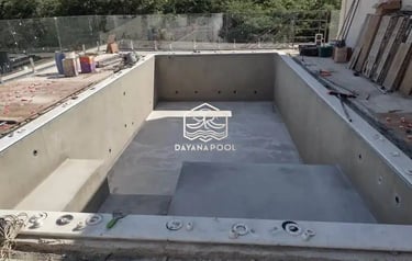 pengacian kolam renang.