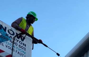 intervention sur façade centre commercial