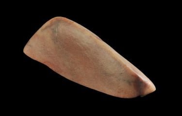 Polissoir. Silex.