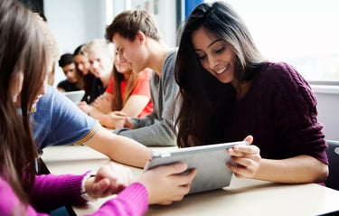 Hausaufgabenunterstützung Teenager AWO Pforzheim