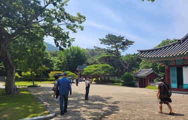 Tourist paths at Hansan Island