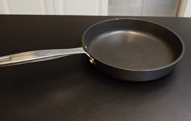 Non-stick pan for delicate cooking such as eggs and fish