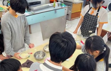 香港學校 OLE 烘焙活動學生合作製作甜品