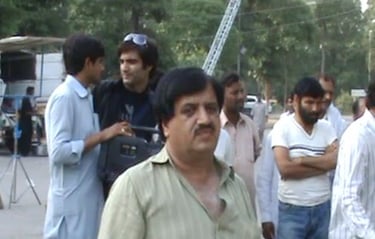 Naghman Saleem During Shoot Of Kafra With Father ,Writer ,Director Saleem Murad