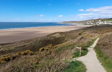 Bridlepath behind Putsburough Beach and Woolacombe Beach in North Devon