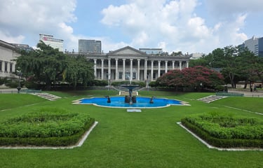 Seokjojeon and its gardens