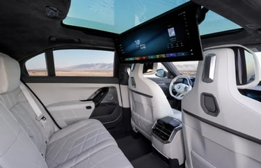 Banco traseiro do BMW Série 7 2027 com TV de 31 polegadas, acabamento premium e interior de luxo