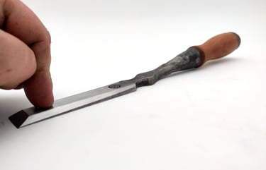 Ciseaux à bois déportés