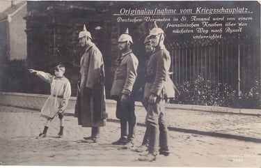 Propagandafoto, das deutsche Soldaten zeigt, denen der Weg nach Lille gewiesen wird.