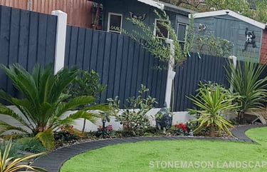 Premium closeboard panel fence painted charcoal dark grey with white concrete Romford - Hornchurch