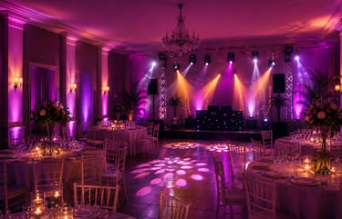 Iluminación para crear ambiente durante toda la celebración