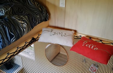 Profiter du filet de détente de la Tiny House de Saignon