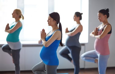 Mujeres embarazadas en Yoga Prenatal
