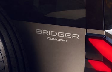 Renault Bridger Concept detalhe traseiro com logotipo Bridger e lanterna LED