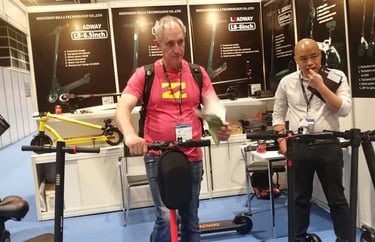 electric scooter disturibtor