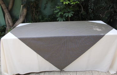 Alquiler de mesas con mantel y sillas