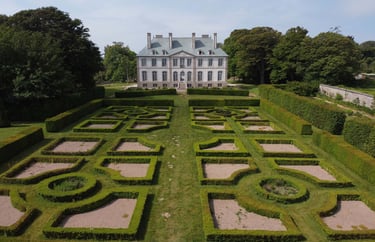 Gîtes de la Cour d'Etienville - Château de Carneville