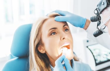 otorino Dr Porro ispeziona lingua ghiandole salivari