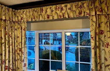 Soft pelmet with stitched pleats