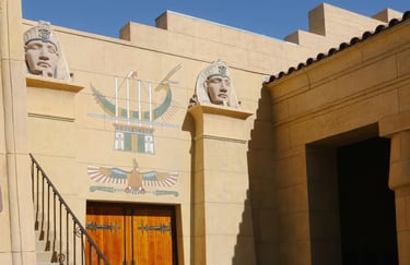 netflix-egyptian-theatre-detail-losangeles-hollywood