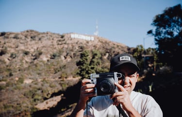 hollywood-sign-los-angeles-man