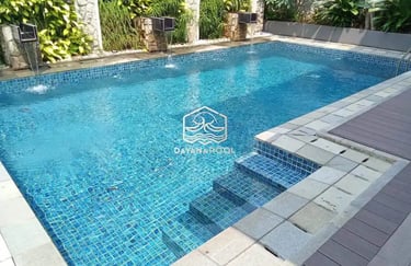 Kolam renang di belakang rumah cocok untuk lahan terbatas