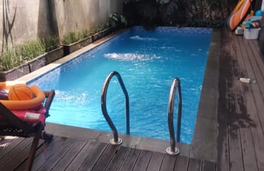 kolam renang minimalis yang cocok untuk rumah modern di Bandung